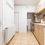 2-bedroom House With Shared Courtyard Bucureşti