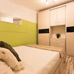 2-bedroom House With Shared Courtyard *