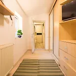 Villa 2-bedroom House With Shared Courtyard