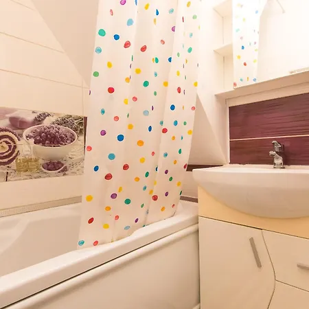 Vilă 2-bedroom House With Shared Courtyard Bucureşti