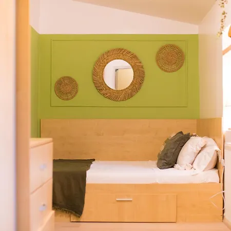 Vilă 2-bedroom House With Shared Courtyard