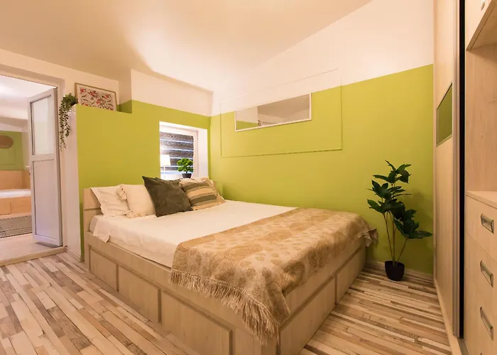 2-bedroom House With Shared Courtyard * Bucharest