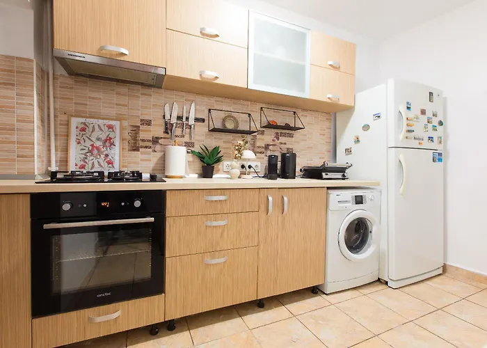 2-bedroom House With Shared Courtyard *