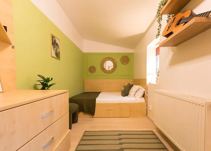 2-bedroom House With Shared Courtyard Villa