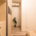 Villa 2-bedroom House With Shared Courtyard *