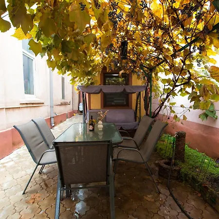2-bedroom House With Shared Courtyard Villa *