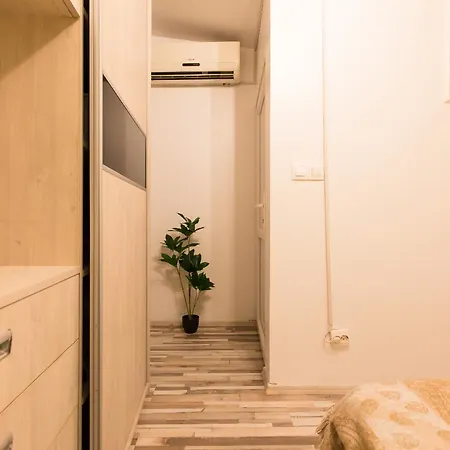 Βίλα 2-bedroom House With Shared Courtyard *